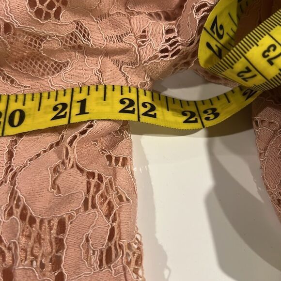 Solitaire lace layer bell sleeves top - Picture 6 of 8